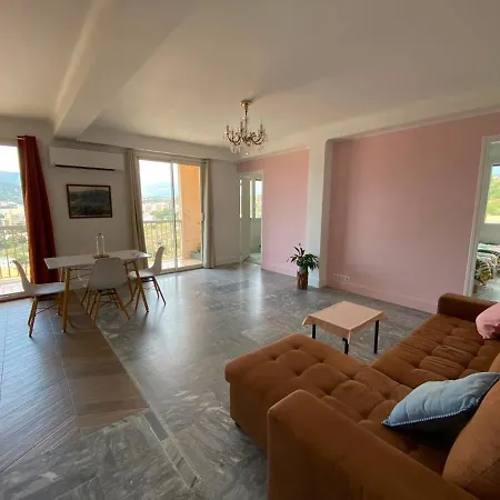 De Luxe Deux Vue Panoramique A Pied شقة